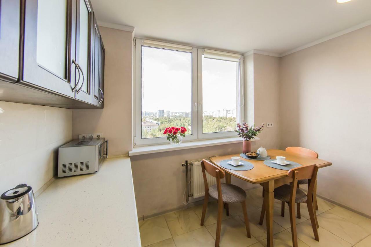Super View, Luxury Apartment Near Chernihiv Metro. Kiew Exterior foto