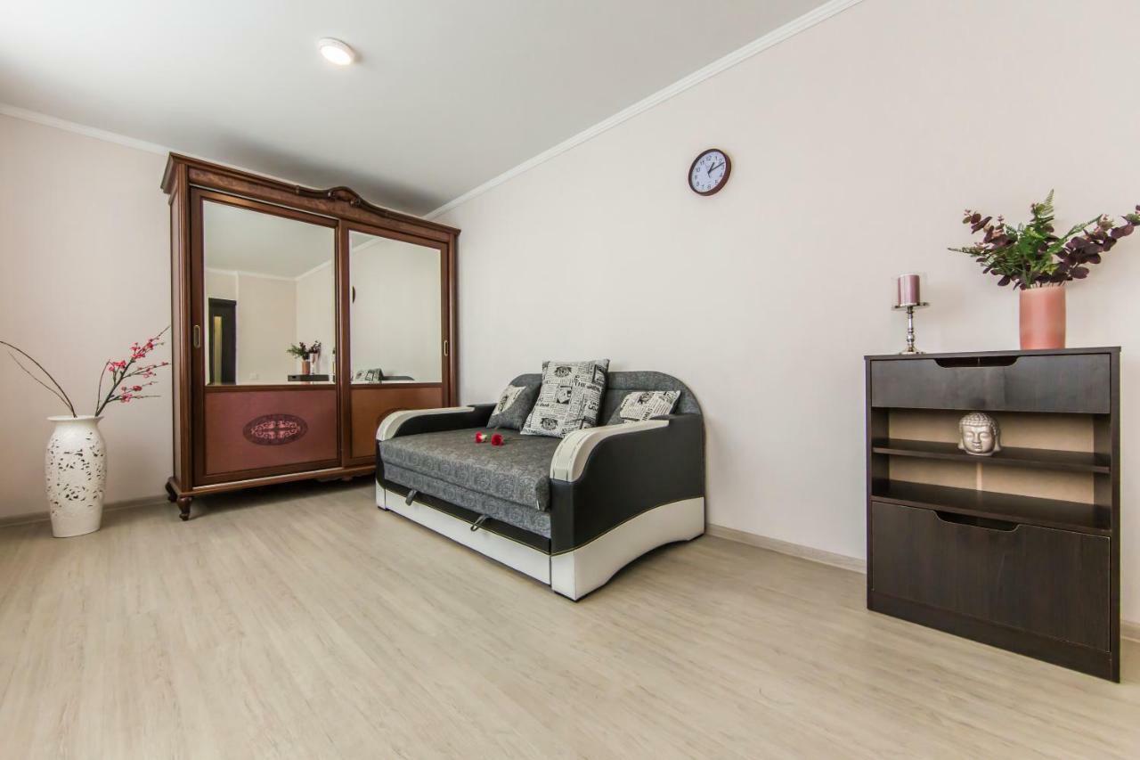 Super View, Luxury Apartment Near Chernihiv Metro. Kiew Exterior foto